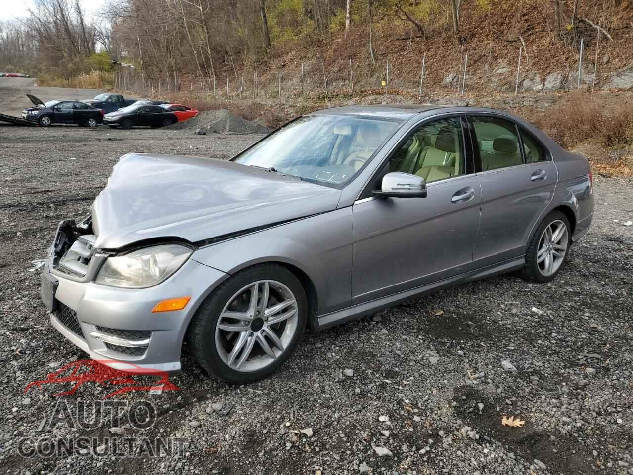 MERCEDES-BENZ C-CLASS 2012 - WDDGF8BB6CA684857