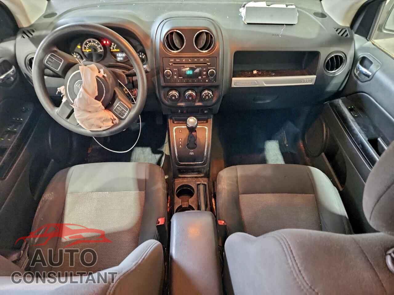 JEEP COMPASS 2017 - 1C4NJCBA8HD147052