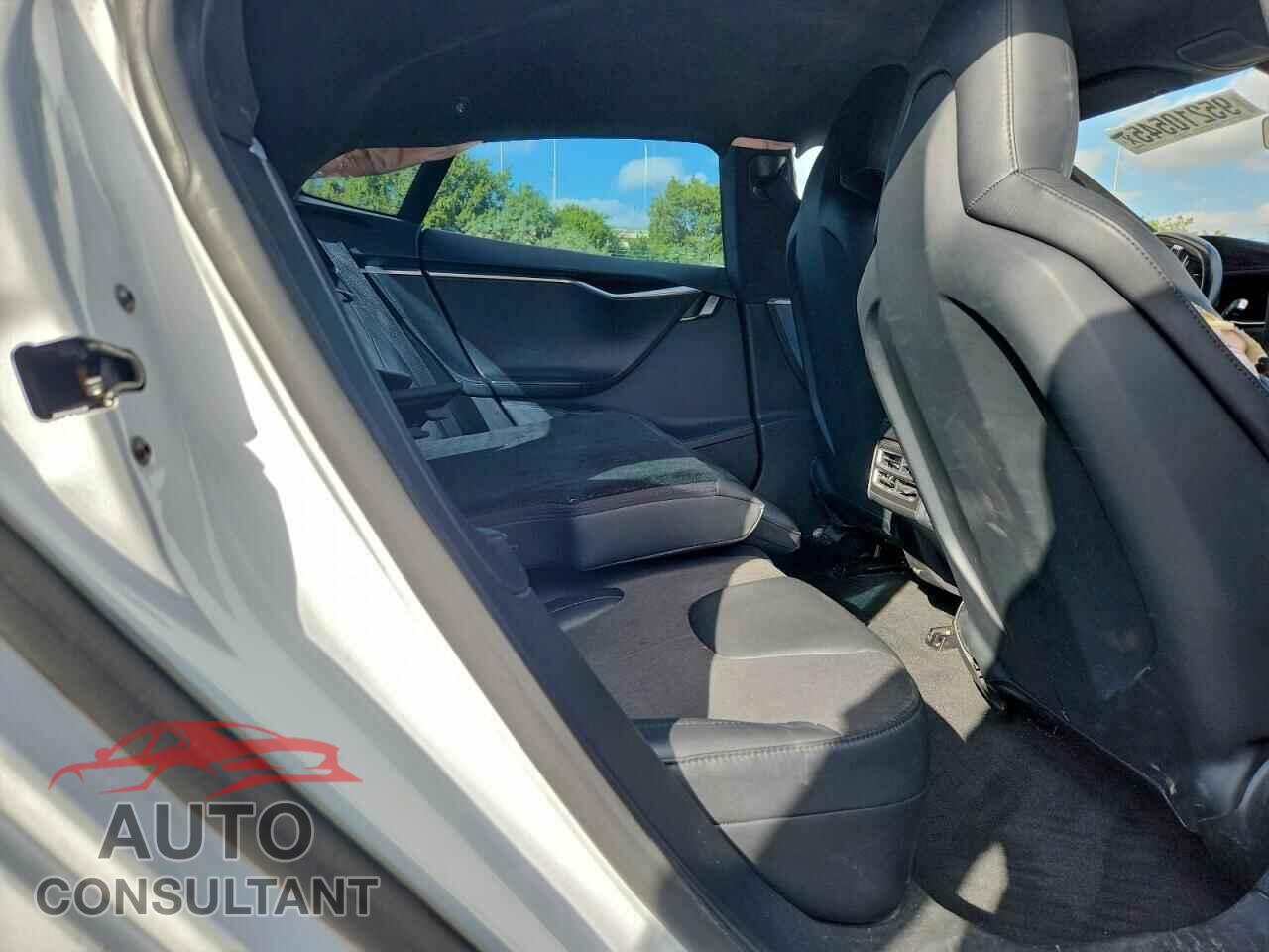 TESLA MODEL S 2015 - 5YJSA1S26FF098455