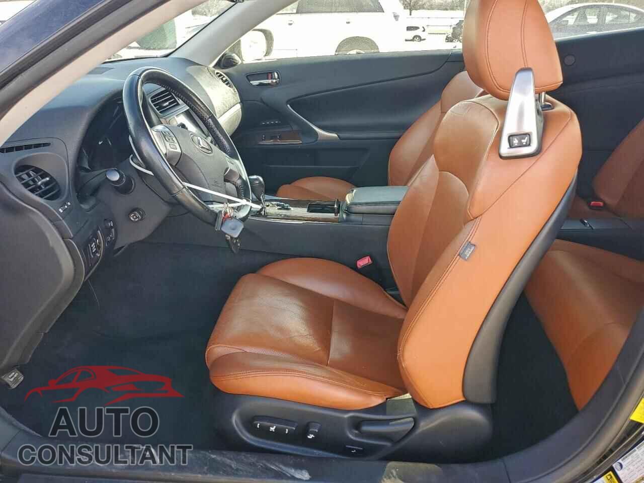 LEXUS IS 2011 - JTHFF2C21B2520764