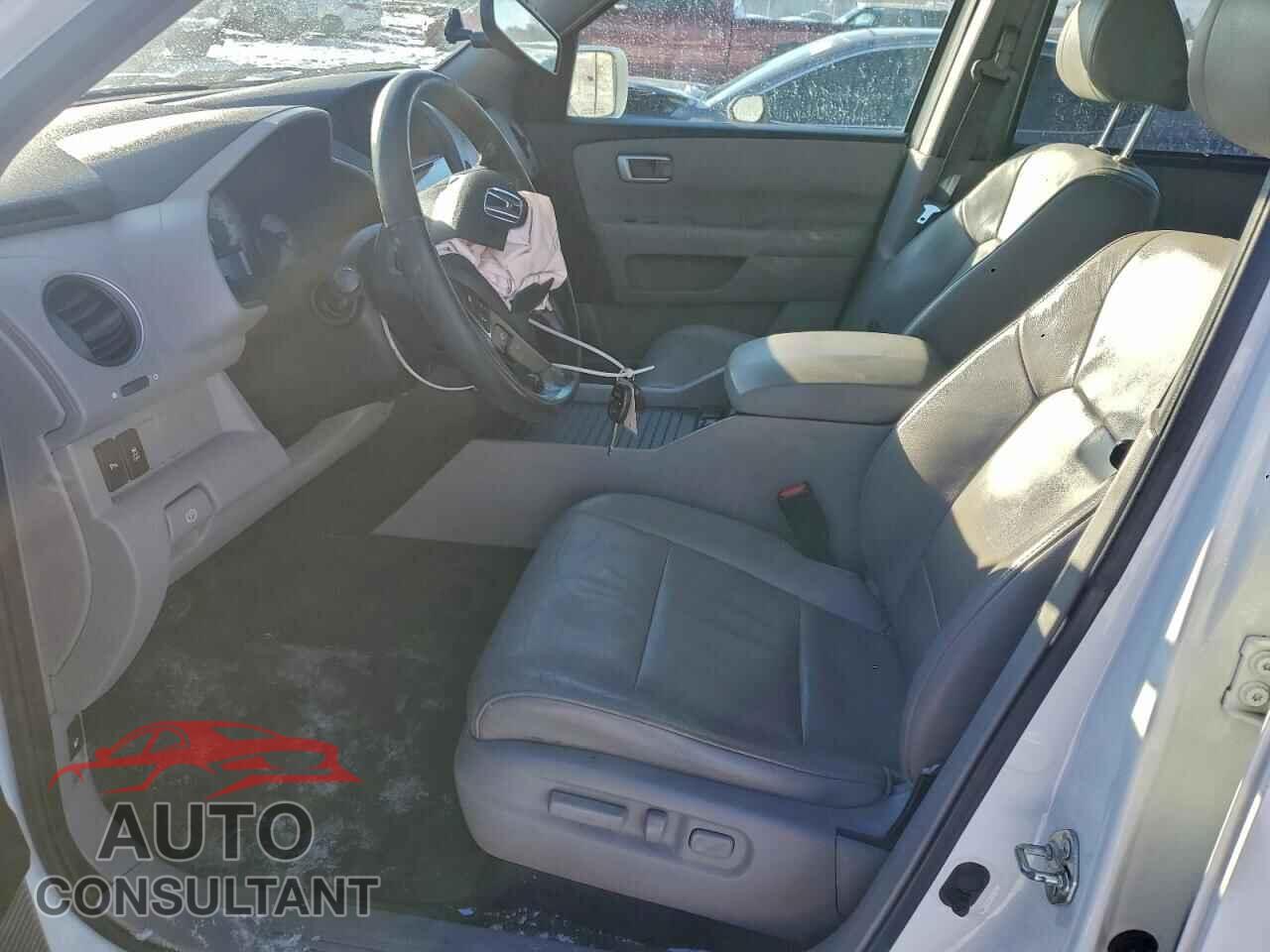 HONDA PILOT 2015 - 5FNYF4H97FB002012