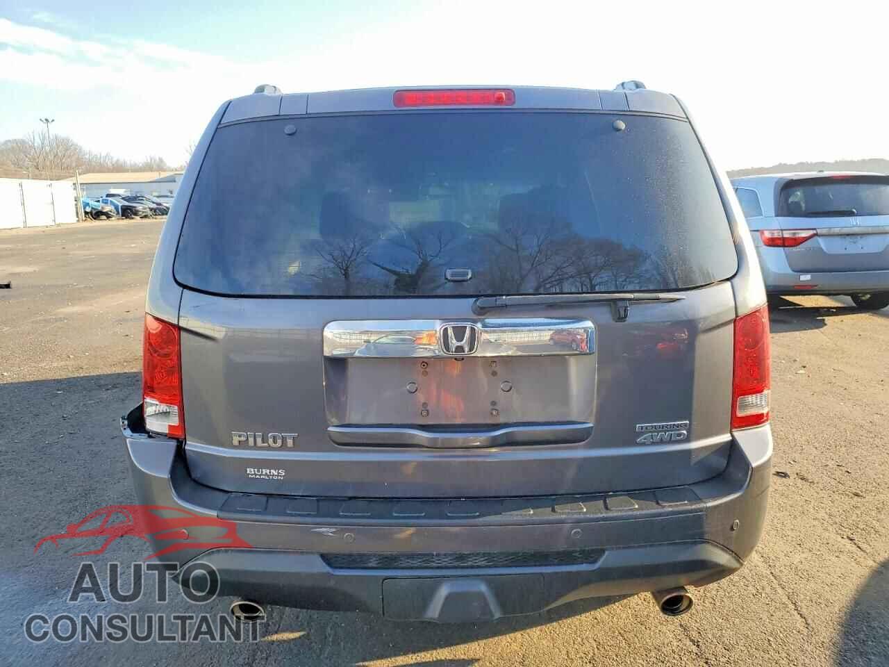 HONDA PILOT 2015 - 5FNYF4H94FB024663