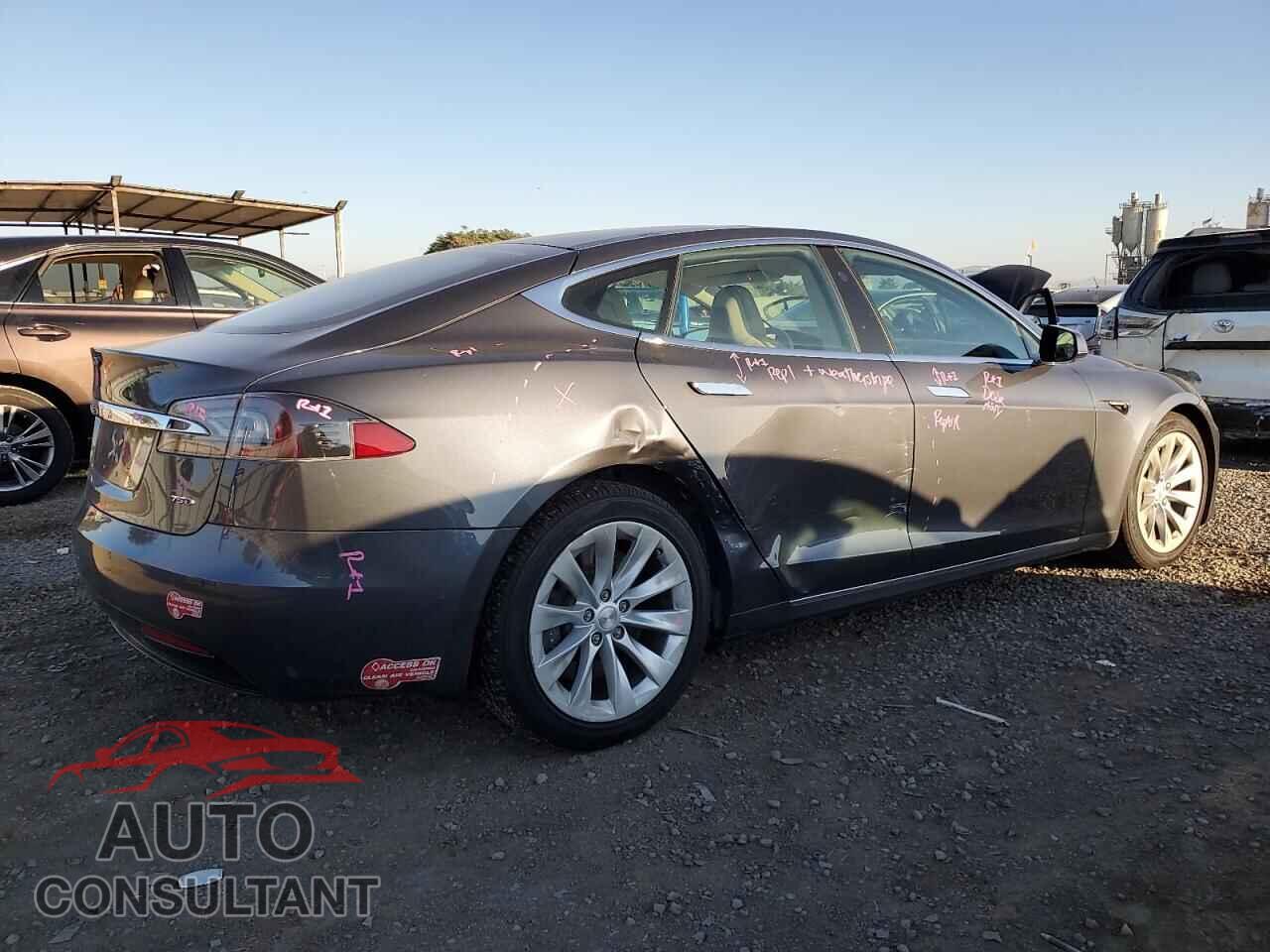 TESLA MODEL S 2017 - 5YJSA1E25HF199405