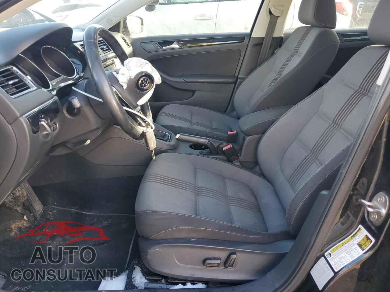 VOLKSWAGEN JETTA 2017 - 3VWDB7AJ8HM261135
