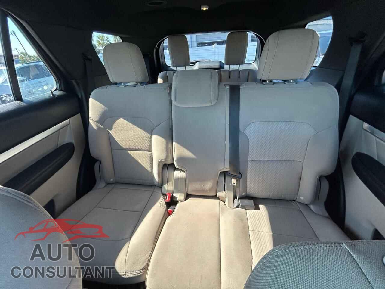 FORD EXPLORER 2018 - 1FM5K7B82JGB15778