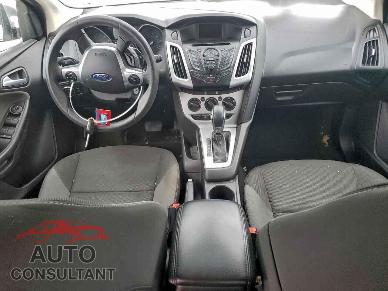 FORD FOCUS 2014 - 1FADP3K2XEL357355