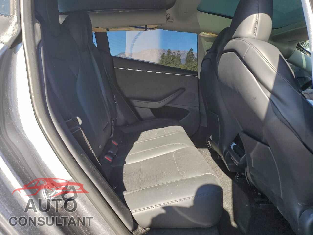 TESLA MODEL 3 2025 - 5YJ3E1EB9SF874530