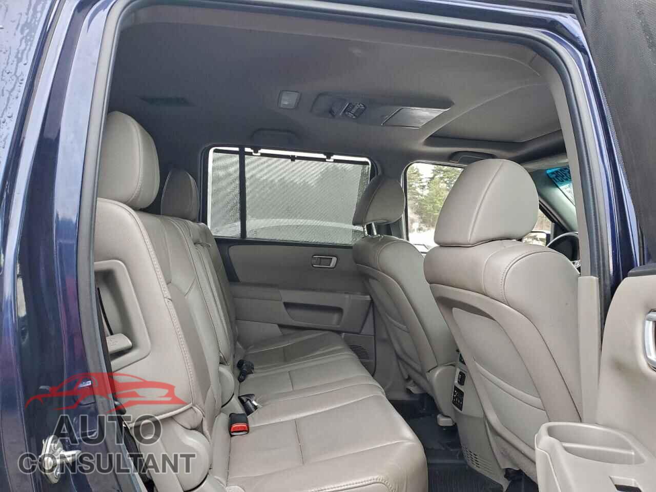 HONDA PILOT 2013 - 5FNYF4H99DB015941