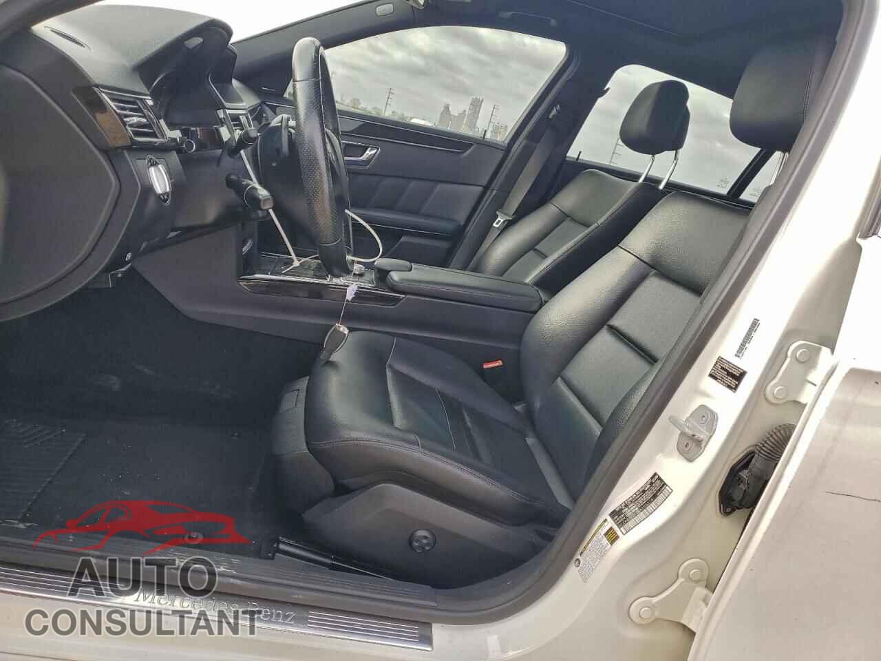 MERCEDES-BENZ E-CLASS 2010 - WDDHF5GB3AA055274