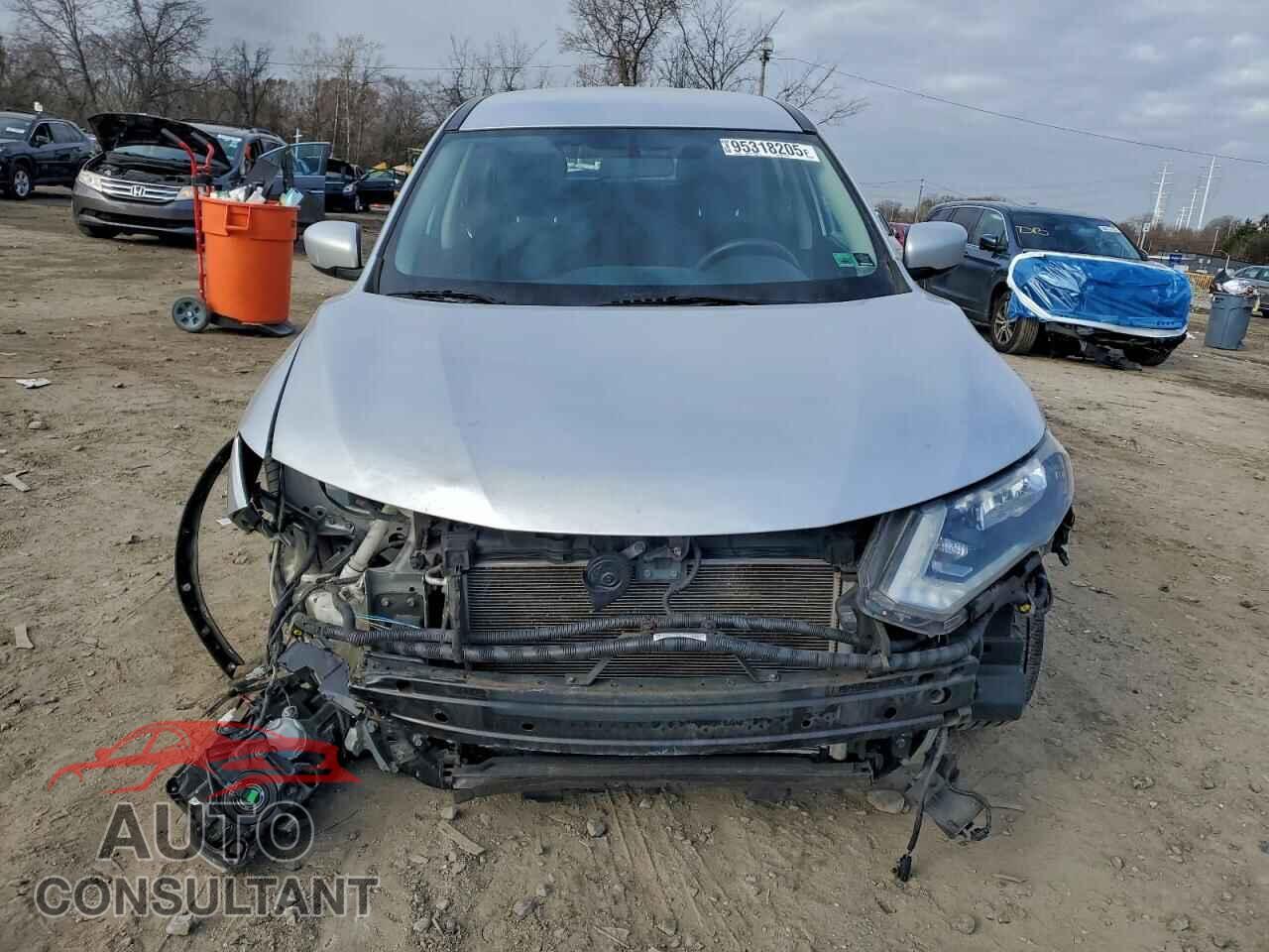 NISSAN ROGUE 2017 - KNMAT2MV1HP558455