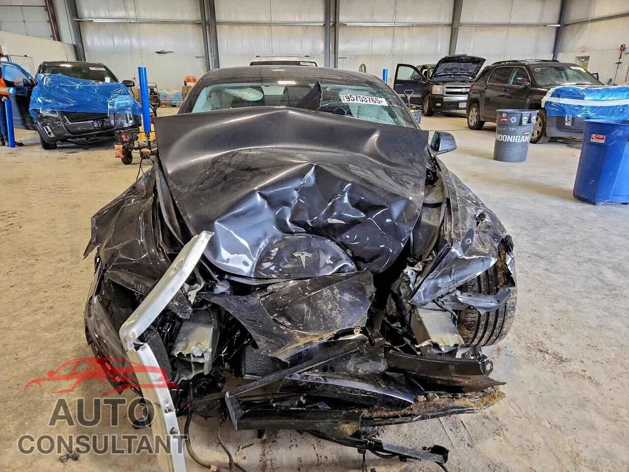 TESLA MODEL 3 2024 - 5YJ3E1ET9RF899348