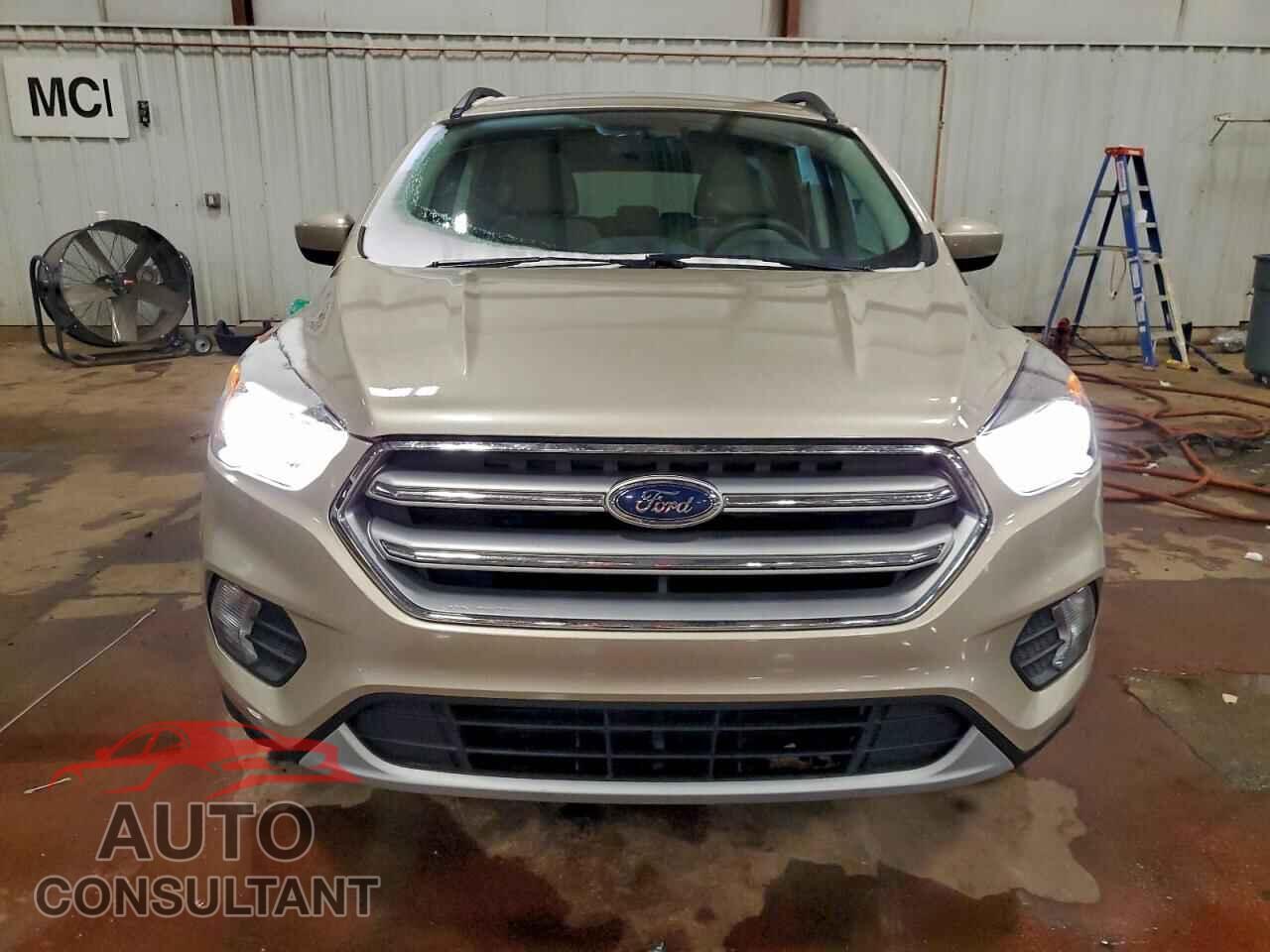 FORD ESCAPE 2017 - 1FMCU9GD8HUB99958