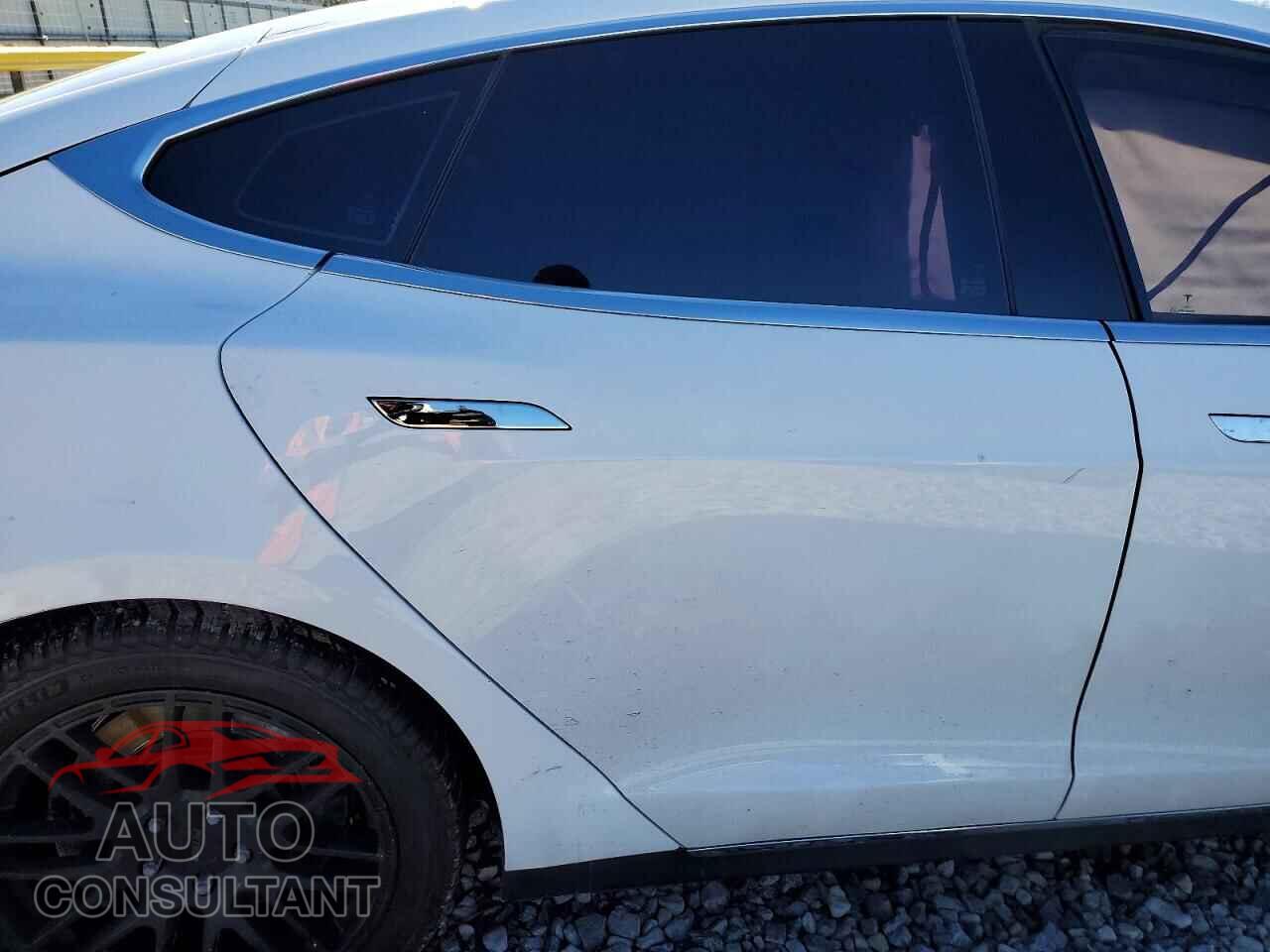 TESLA MODEL S 2015 - 5YJSA1E13FF104439