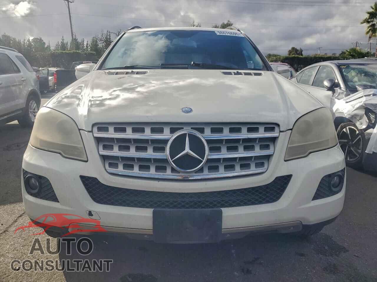 MERCEDES-BENZ M-CLASS 2009 - 4JGBB86E89A455752