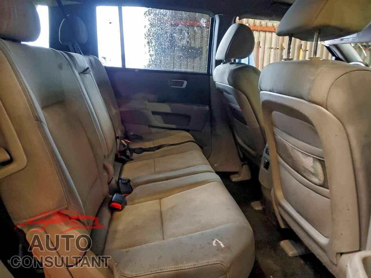 HONDA PILOT 2011 - 5FNYF3H25BB046548