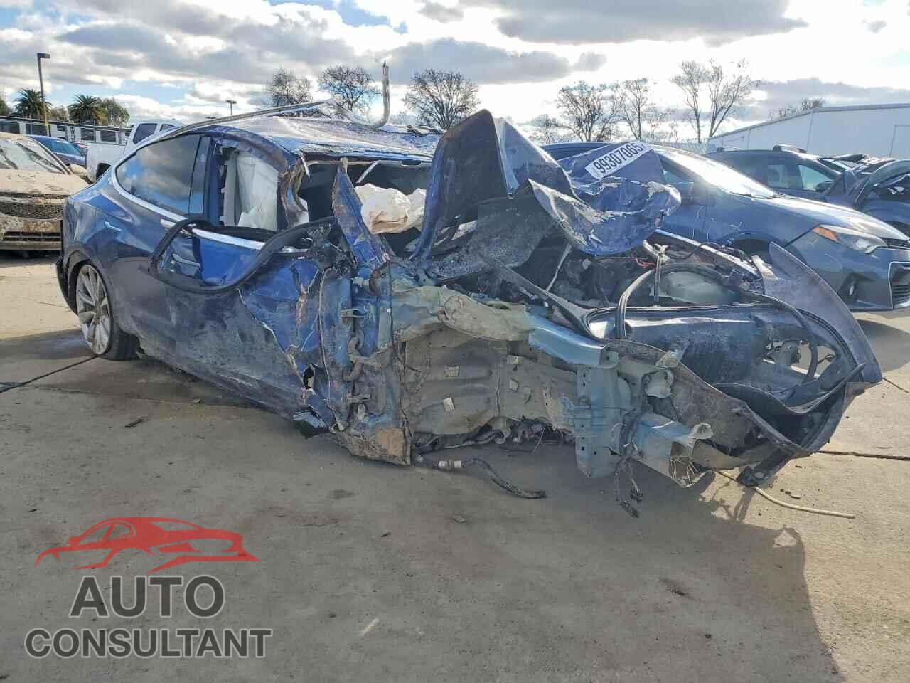 TESLA MODEL 3 2018 - 5YJ3E1EA1JF040256