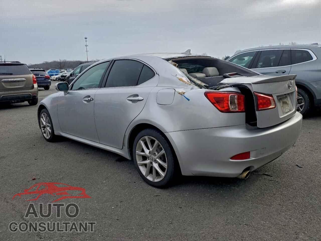 LEXUS IS 2011 - JTHCF5C23B5048375