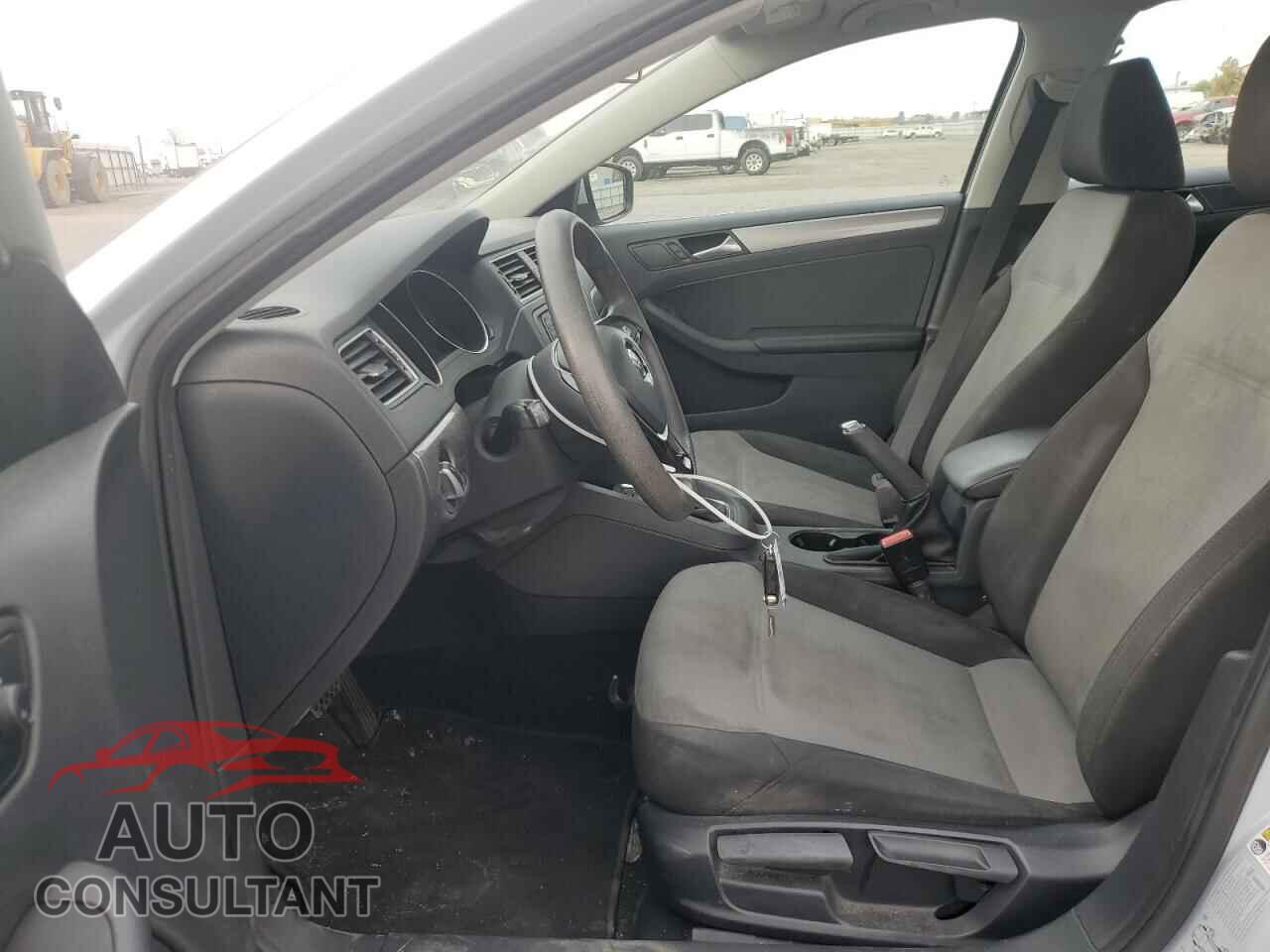 VOLKSWAGEN JETTA 2017 - 3VW2B7AJ4HM265738