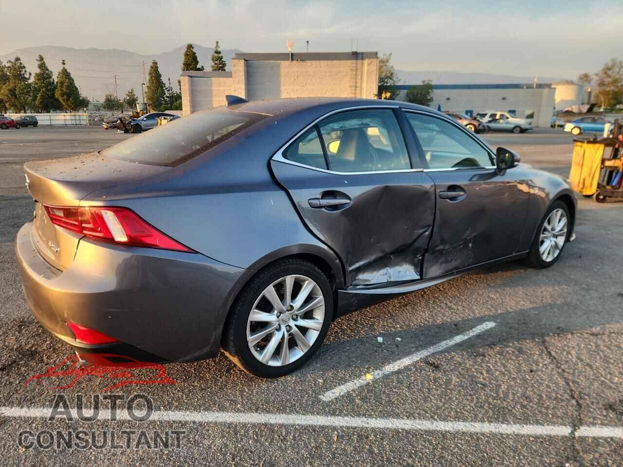LEXUS IS 2014 - JTHBF1D28E5017131