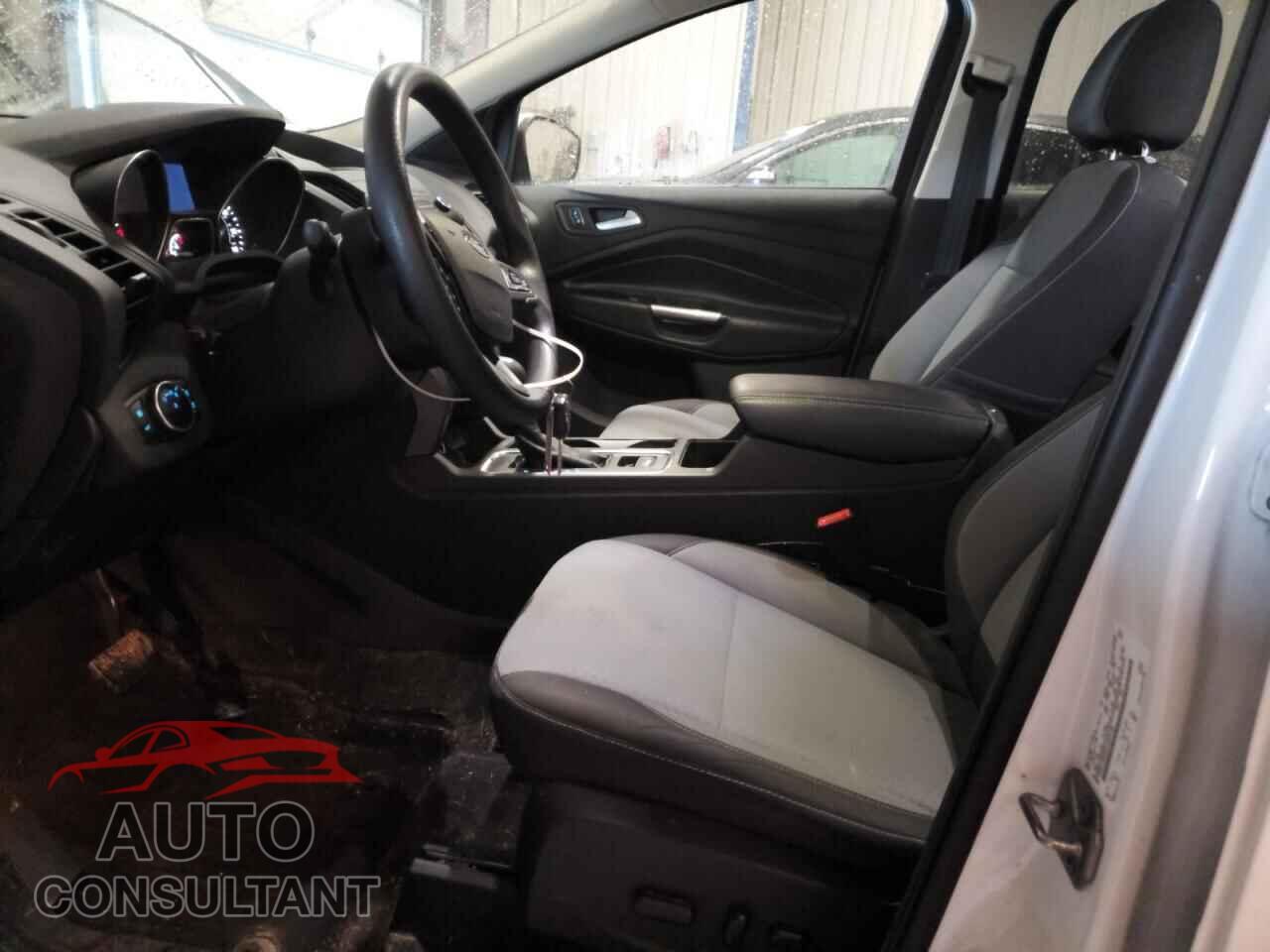 FORD ESCAPE 2017 - 1FMCU9G95HUB97709