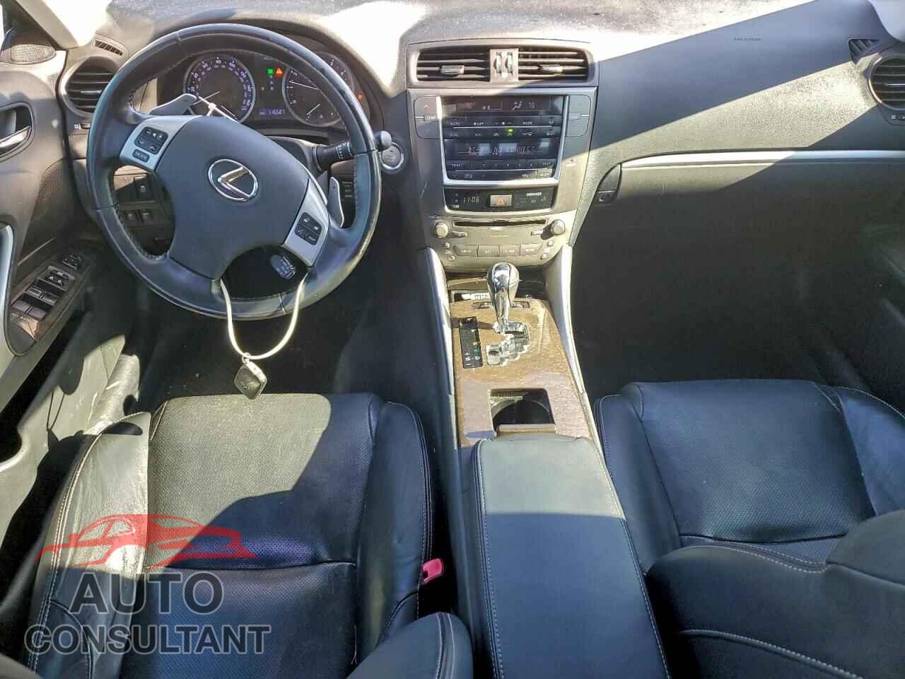 LEXUS IS 2012 - JTHCF5C25C5057290