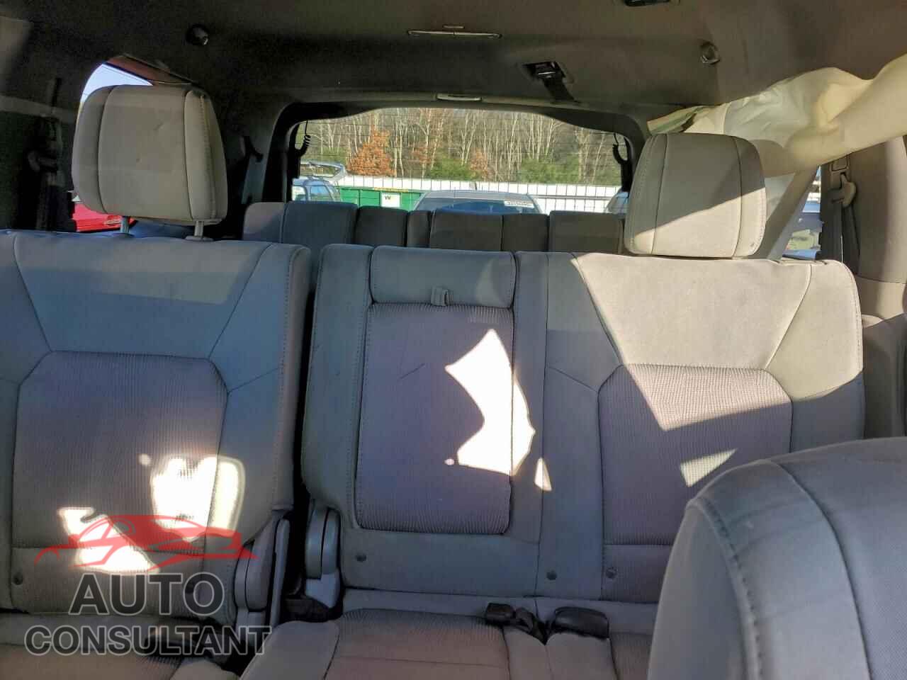 HONDA PILOT 2015 - 5FNYF4H46FB022935