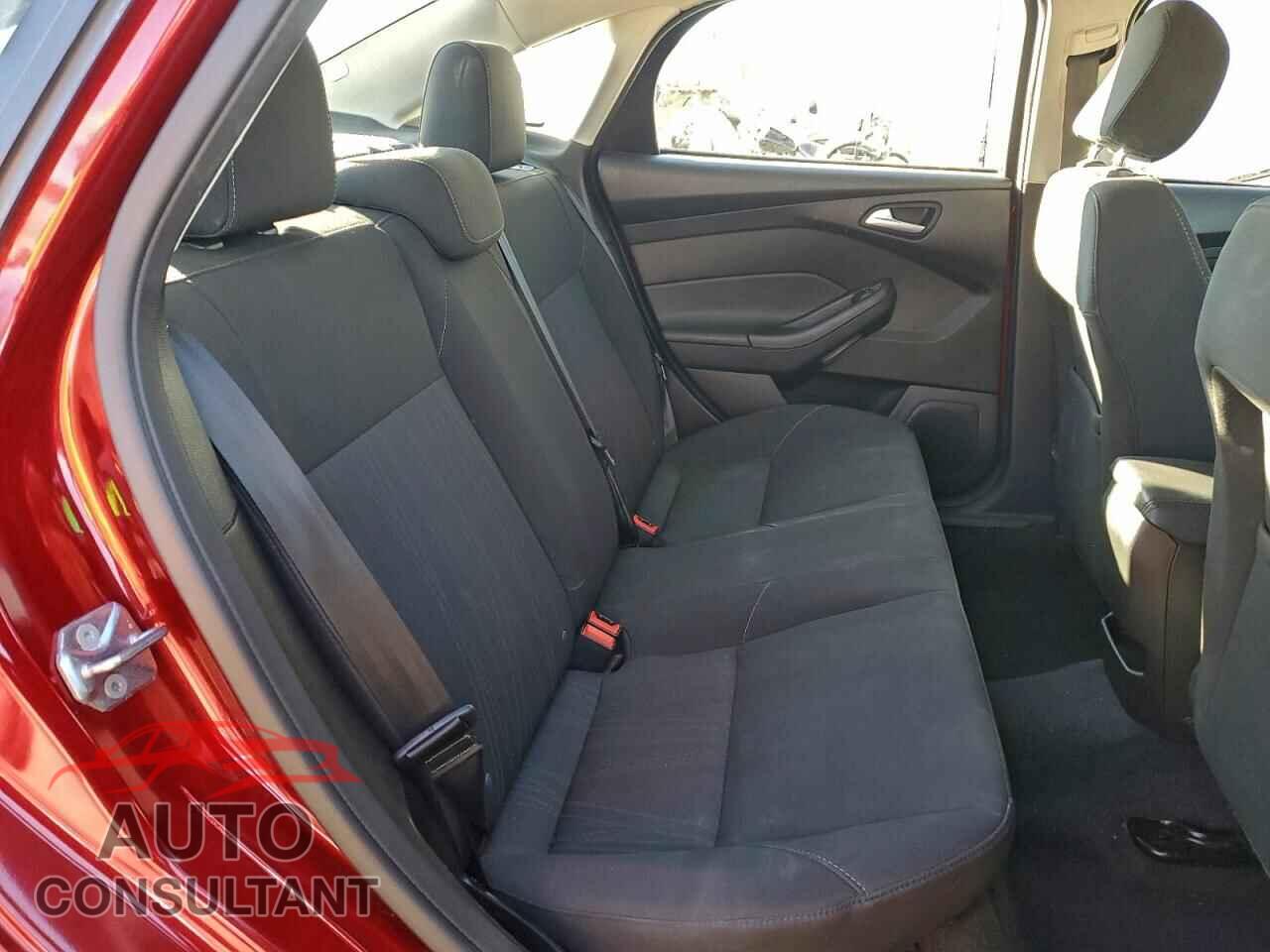 FORD FOCUS 2016 - 1FADP3F23GL405596
