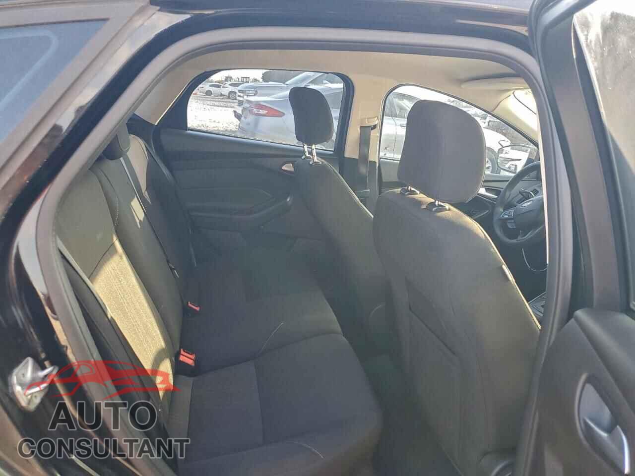 FORD FOCUS 2016 - 1FADP3K25GL383347
