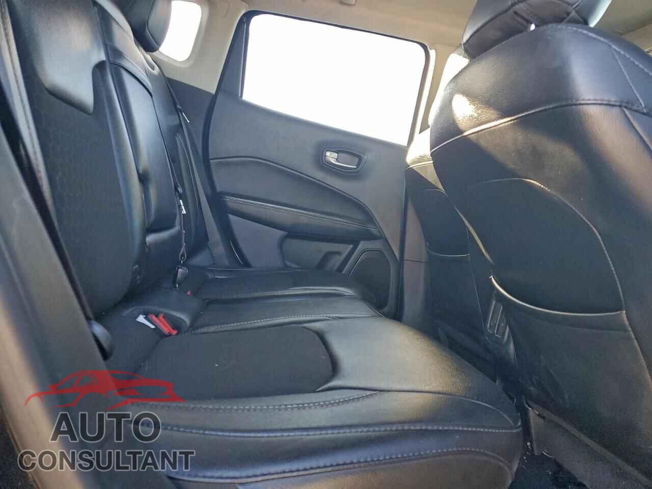 JEEP COMPASS 2018 - 3C4NJDBB3JT373465