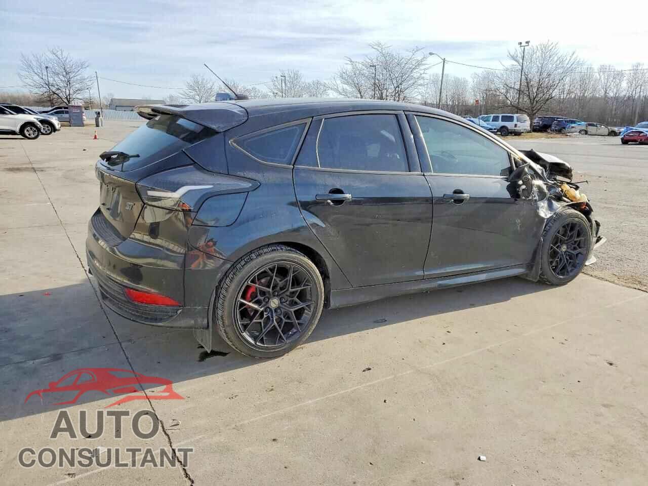 FORD FOCUS 2015 - 1FADP3L9XFL247905