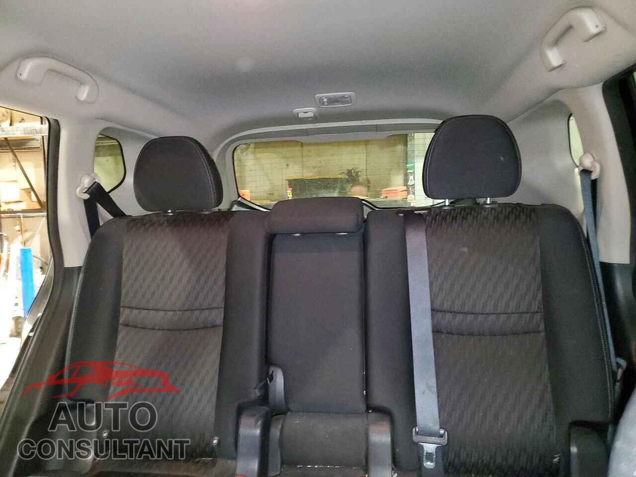 NISSAN ROGUE 2017 - KNMAT2MV8HP596426