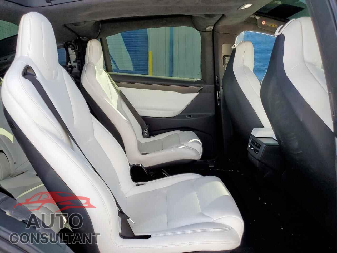 TESLA MODEL X 2018 - 5YJXCBE28JF105349