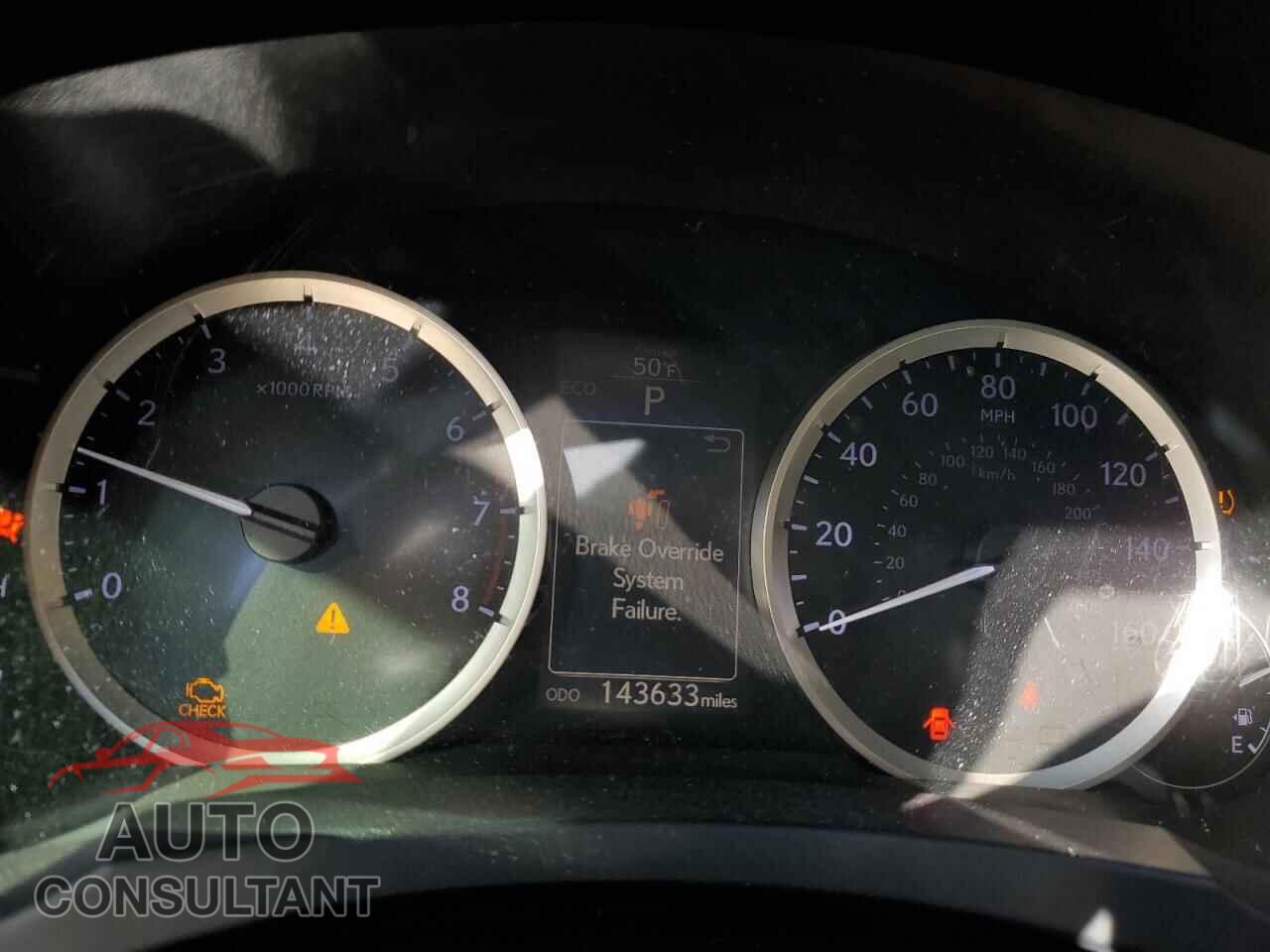 LEXUS IS 2015 - JTHCF1D28F5022867