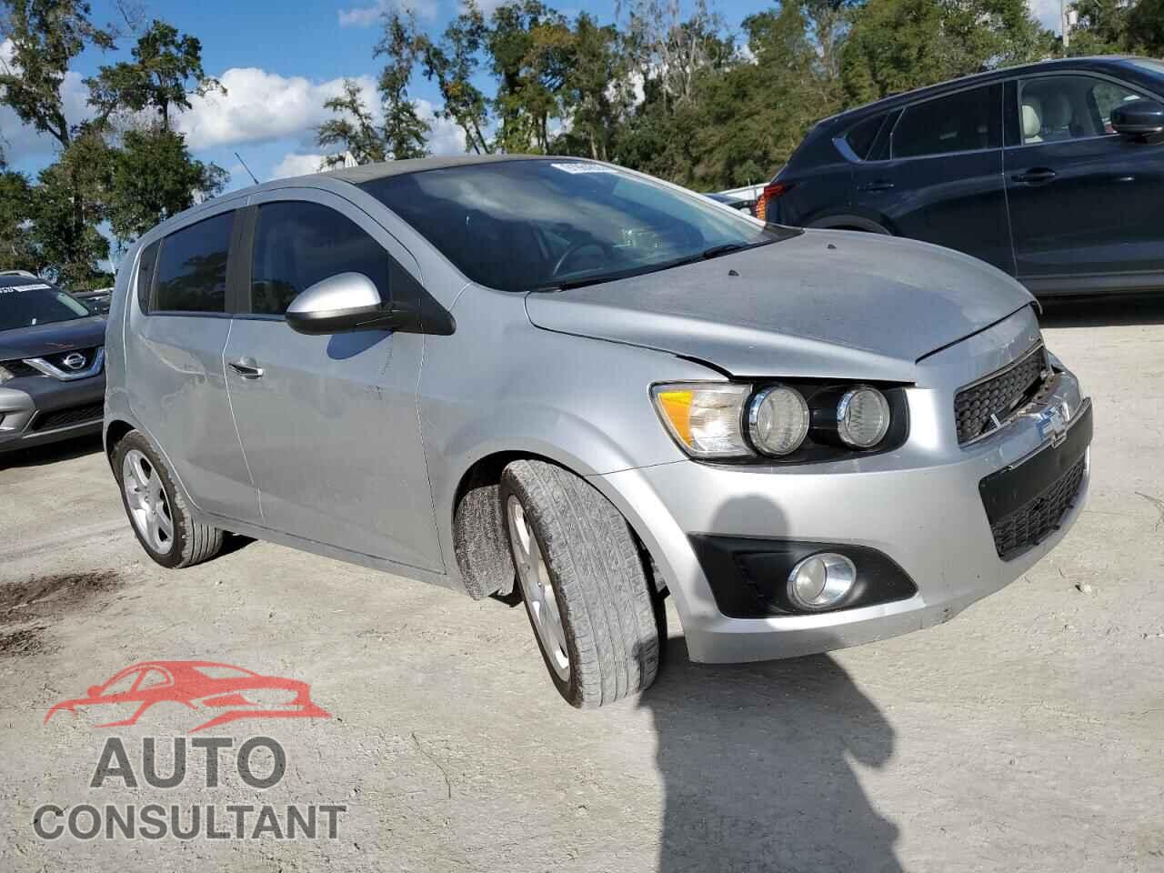 CHEVROLET SONIC 2012 - 1G1JE6SH5C4222650