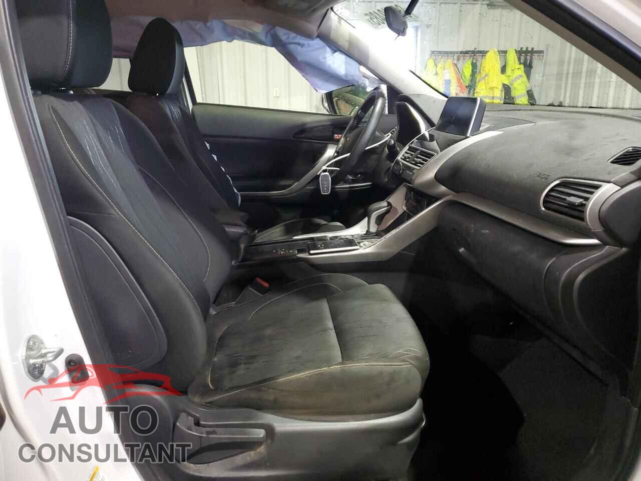 MITSUBISHI ECLIPSE 2018 - JA4AT5AA2JZ067111