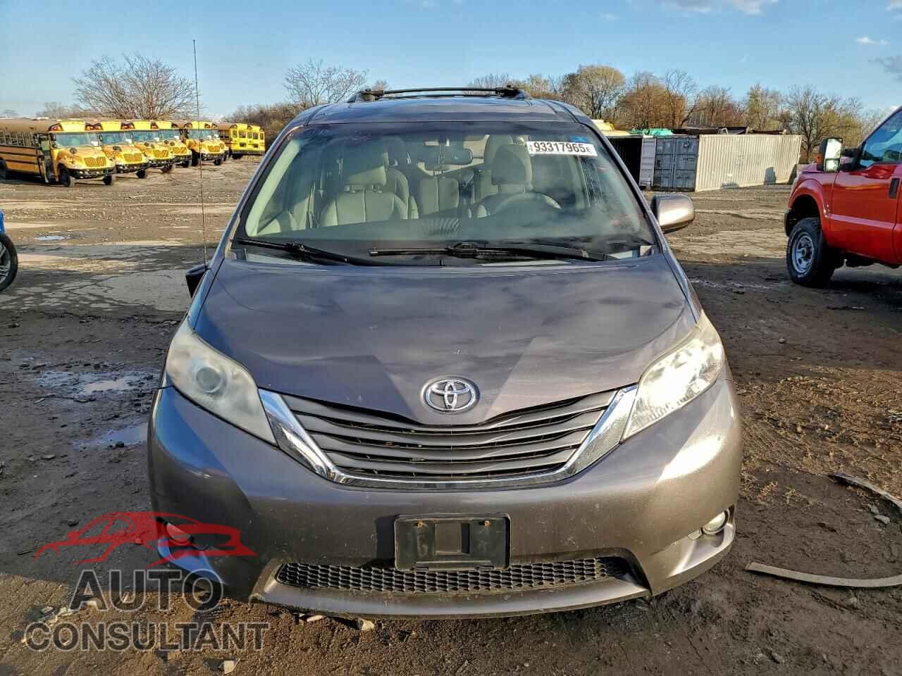TOYOTA SIENNA 2013 - 5TDYK3DC8DS354225