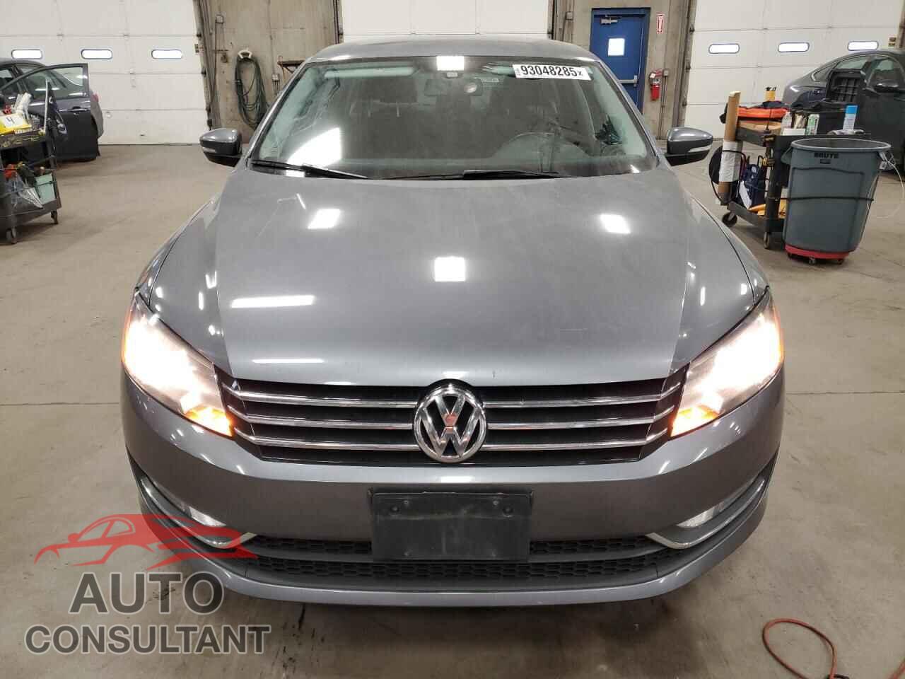 VOLKSWAGEN PASSAT 2015 - 1VWAT7A30FC117837