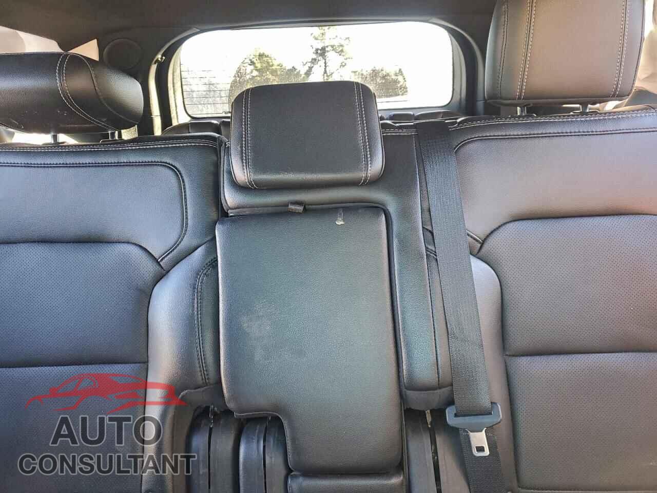FORD EXPLORER 2018 - 1FM5K7F83JGB52333