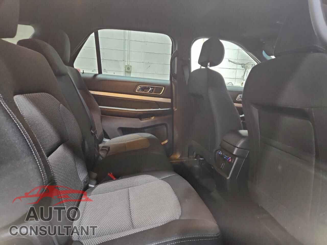 FORD EXPLORER 2017 - 1FM5K8D86HGA22811