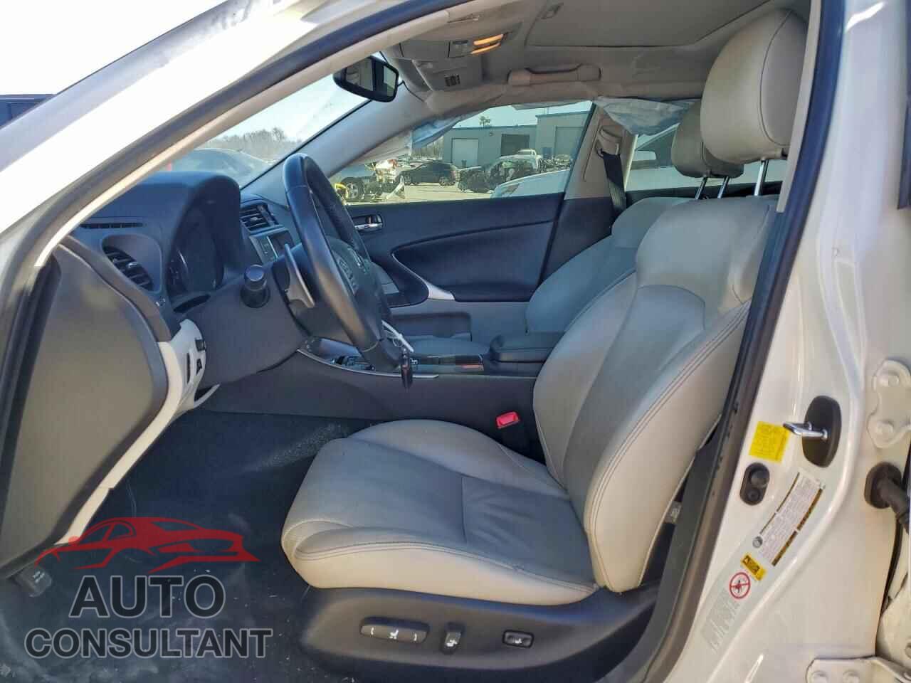 LEXUS IS 2012 - JTHBF5C25C5181040
