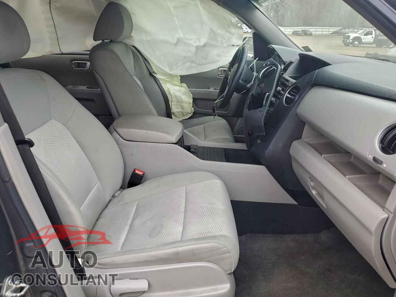 HONDA PILOT 2012 - 5FNYF4H2XCB013357