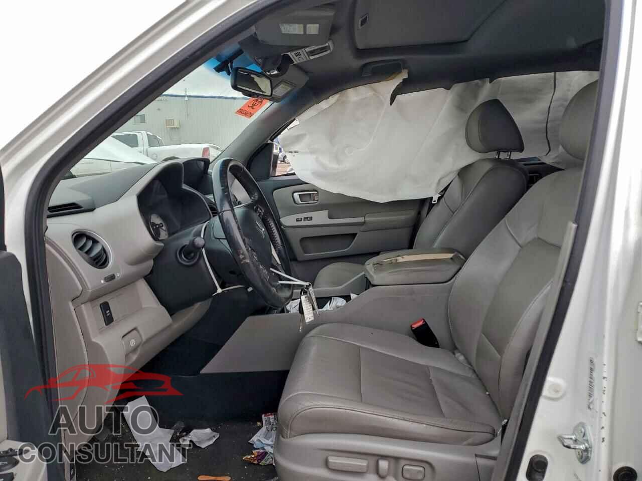 HONDA PILOT 2011 - 5FNYF3H71BB019665
