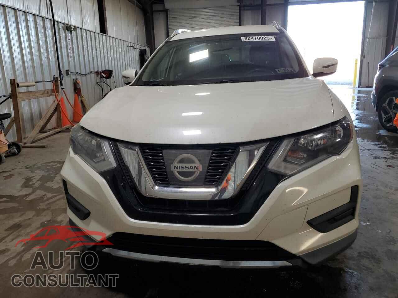 NISSAN ROGUE 2017 - KNMAT2MV8HP614584
