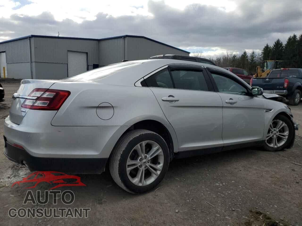 FORD TAURUS 2018 - 1FAHP2E80JG117410
