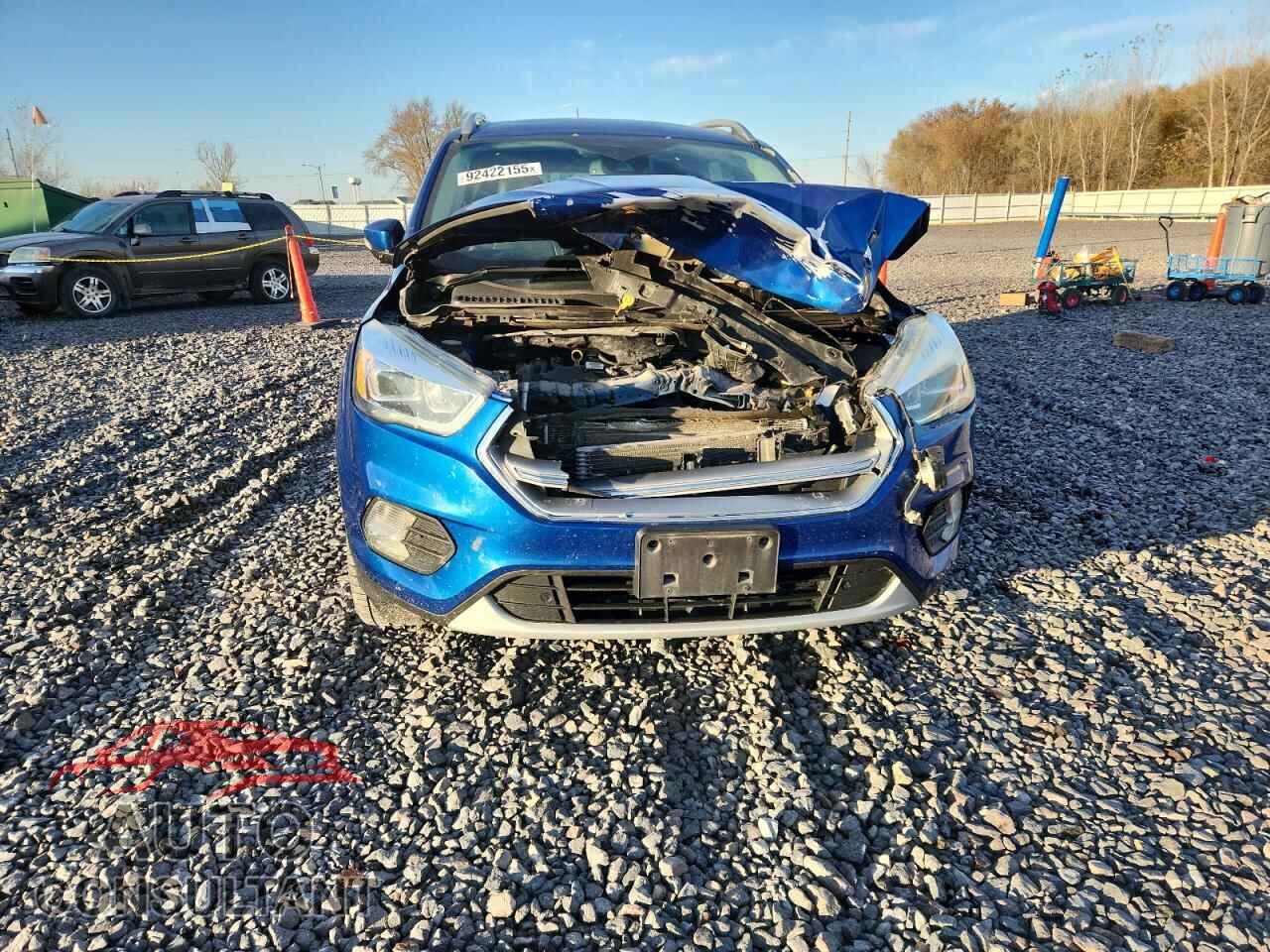 FORD ESCAPE 2017 - 1FMCU9J96HUB97758
