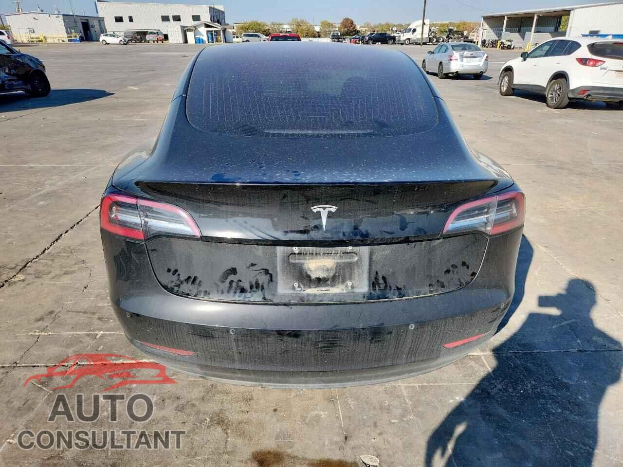 TESLA MODEL 3 2018 - 5YJ3E1EA5JF031298