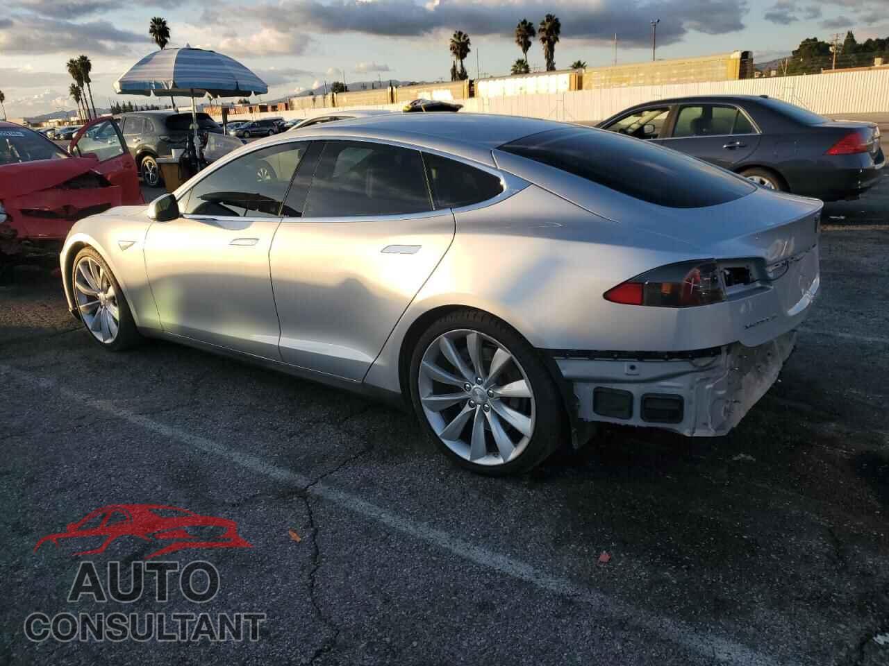 TESLA MODEL S 2015 - 5YJSA1E22FF119619