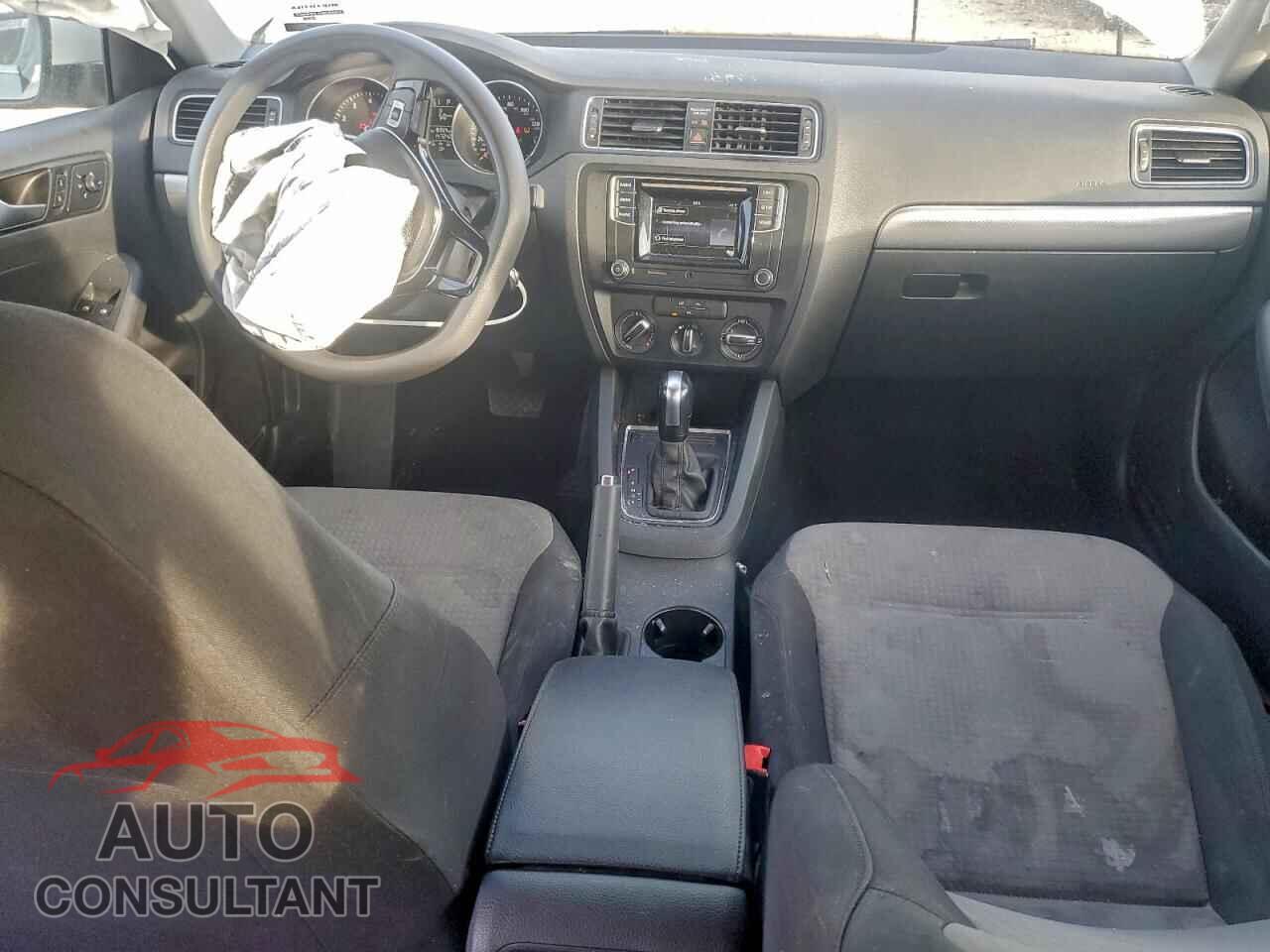 VOLKSWAGEN JETTA 2017 - 3VW2B7AJ0HM330357