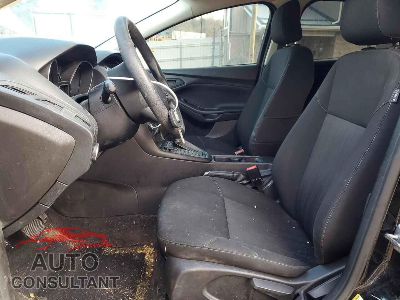 FORD FOCUS 2018 - 1FADP3E26JL202128