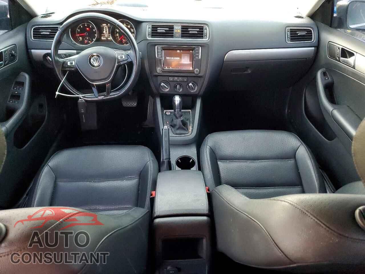 VOLKSWAGEN JETTA 2017 - 3VWDB7AJ9HM326607